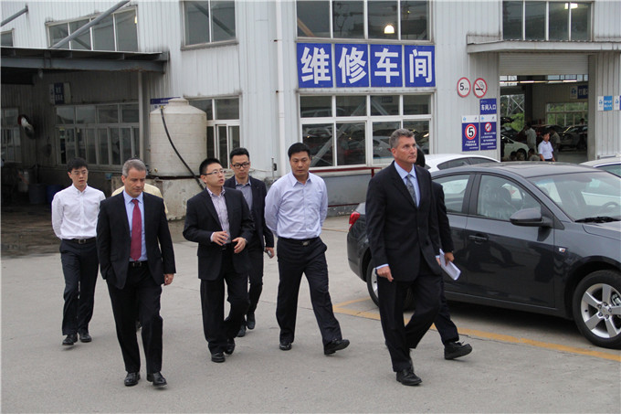 上海通用汽車執行副總走訪天泓集團4S店