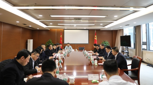 哈薩克斯坦貿易政策發展中心總經理熱尼斯·沃賽爾拜一行到訪蘇豪控股集團_副本.jpg