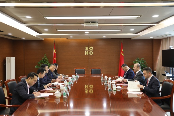 阿塞拜疆駐華大使館商務代表、特命全權公使特穆爾?納迪羅格魯一行來訪_副本.jpg