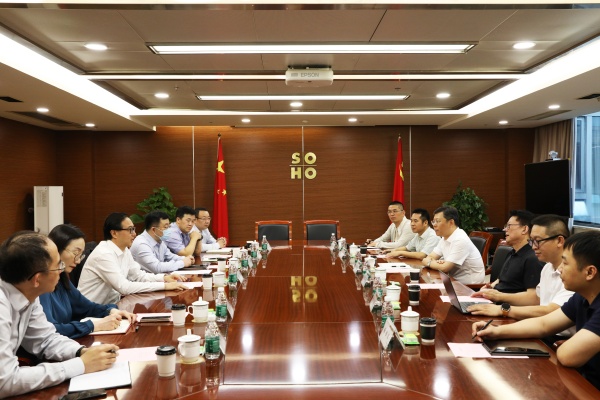 周勇董事長接待南寧市委常委、副市長范曉敏一行_副本.jpg